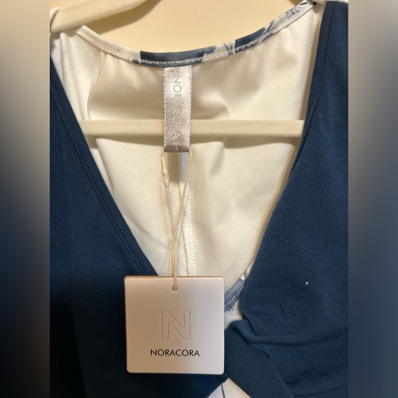 Blue & white dress - Picture 2 of 3